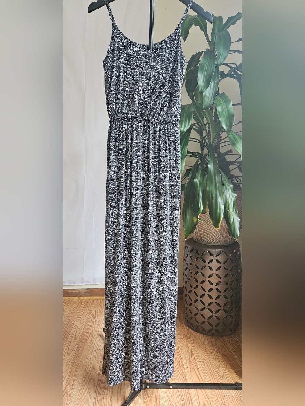 LUSH Maxi Dress – Black & White Geometric Print - Picture 2 of 12